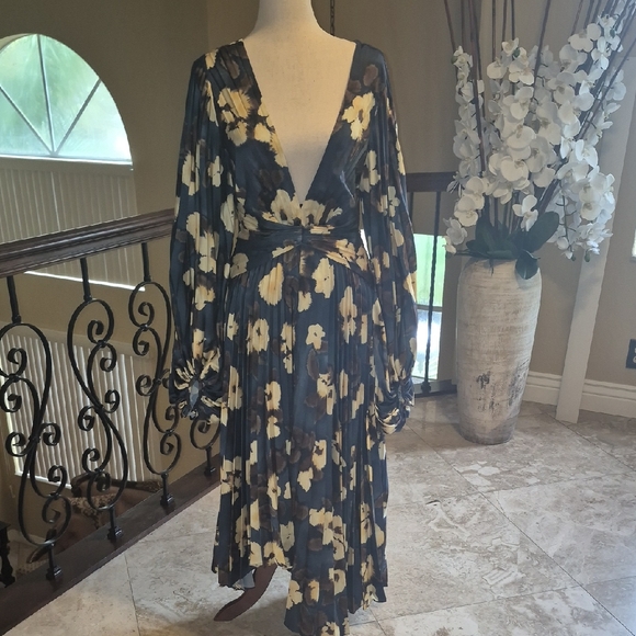 Acler Navy and Cream Floral V-Neck Long Sleeve Midi Dress
